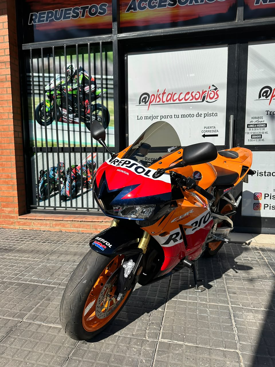 BURBUJA PARABRISAS ZERO GRAVITY CORSA HONDA CBR600RR / ABS 2013-2025 TRANSPARENTE-AHUMADO - Imagen 10