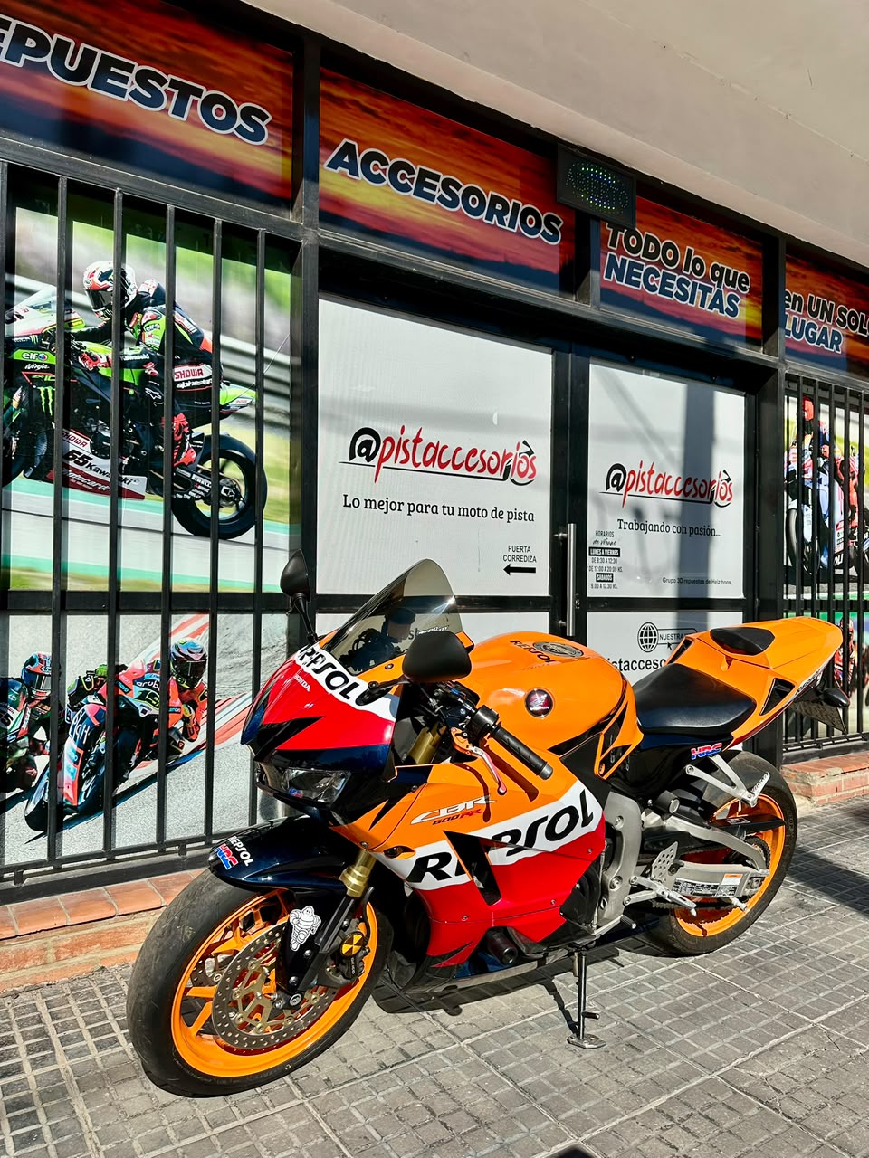 BURBUJA PARABRISAS ZERO GRAVITY CORSA HONDA CBR600RR / ABS 2013-2025 TRANSPARENTE-AHUMADO - Imagen 12