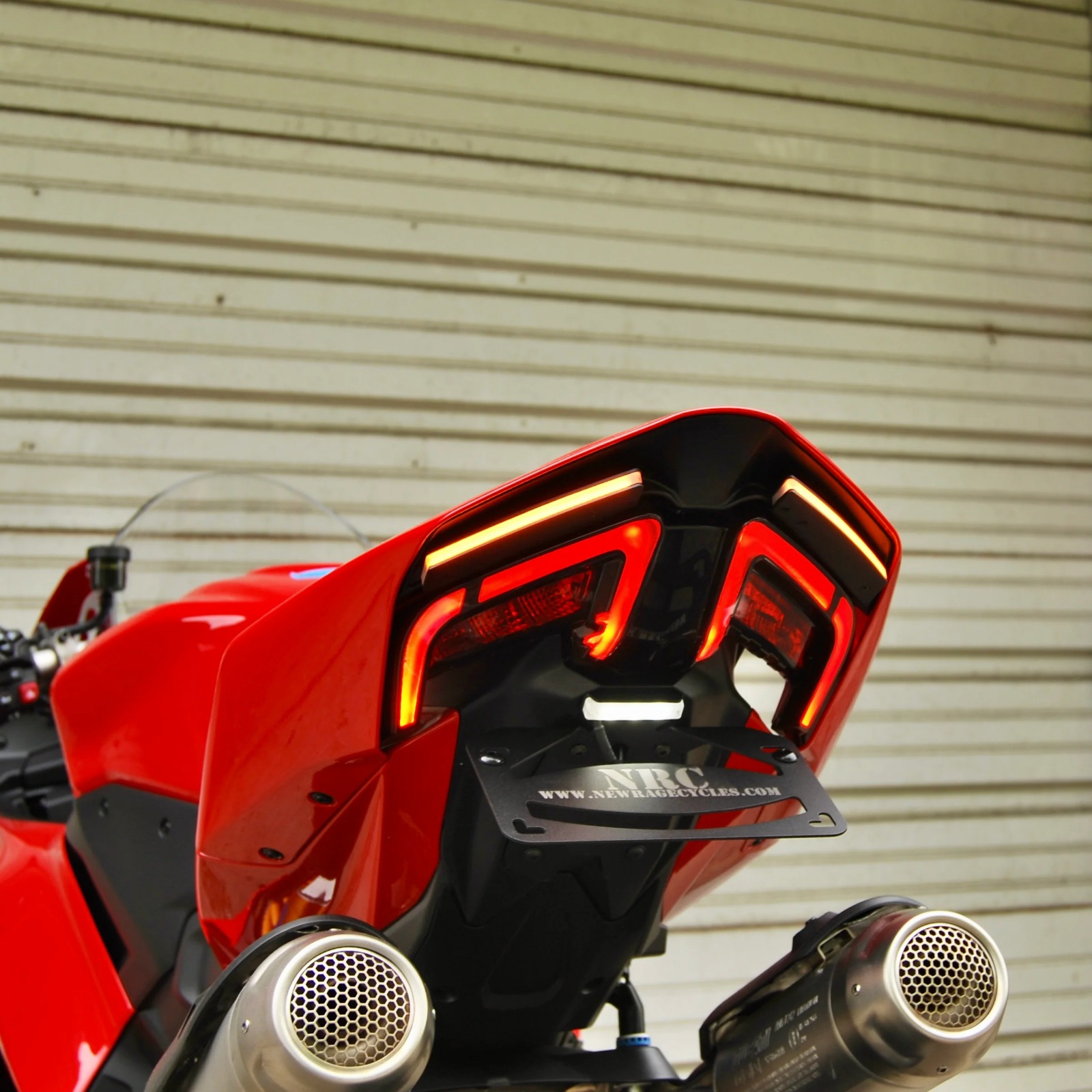 FARO FENDER LED NEWRAGECYCLES DUCATI V2 PANIGALE / STREETFIGHTER 2025+ - Imagen 2