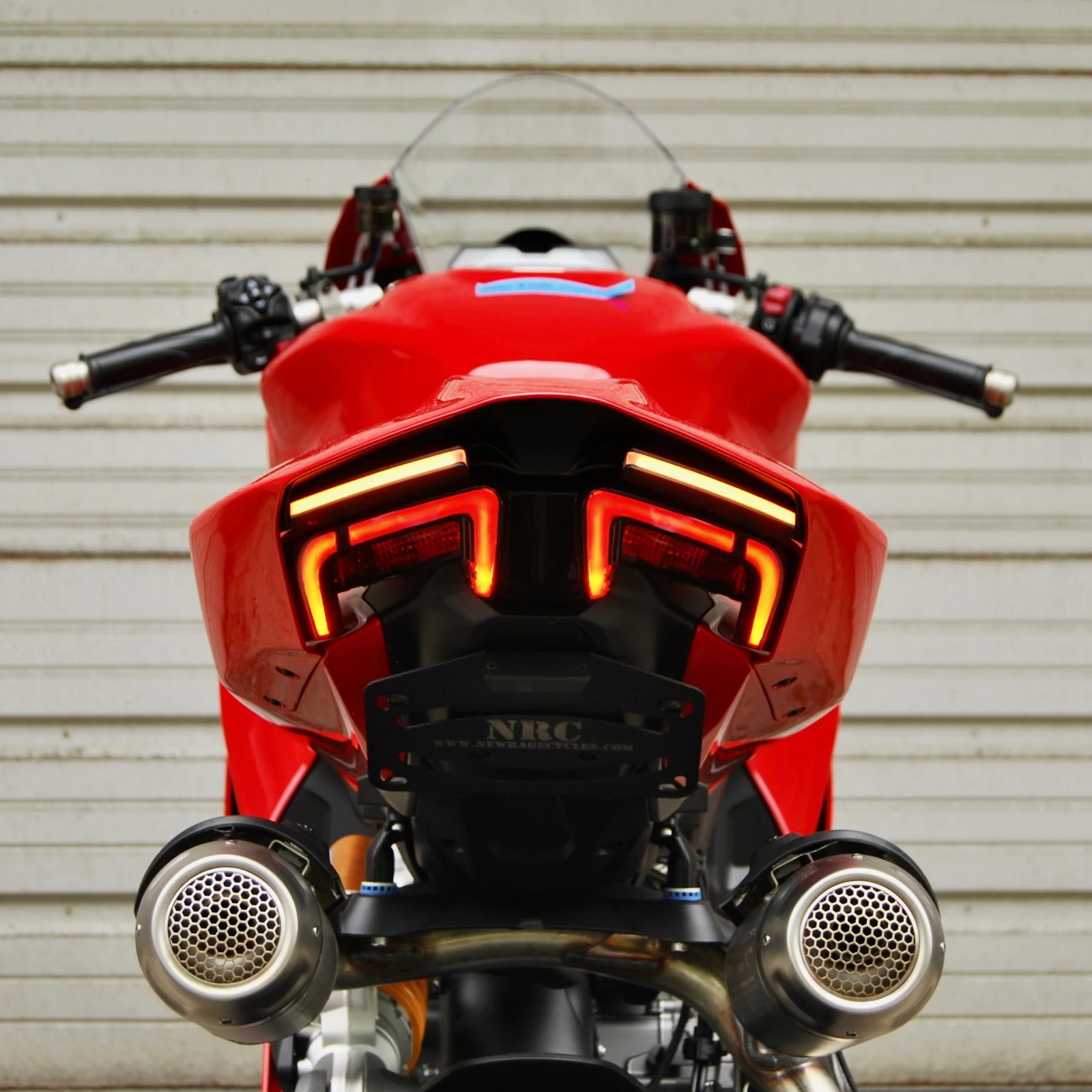 FARO FENDER LED NEWRAGECYCLES DUCATI V2 PANIGALE / STREETFIGHTER 2025+ - Imagen 6