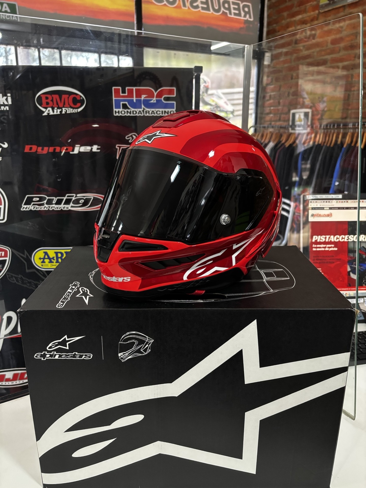 CASCO ALPINESTARS SUPERTECH R10 ARIUS NEGRO/BLANCO/DOBLE ROJO - Imagen 23