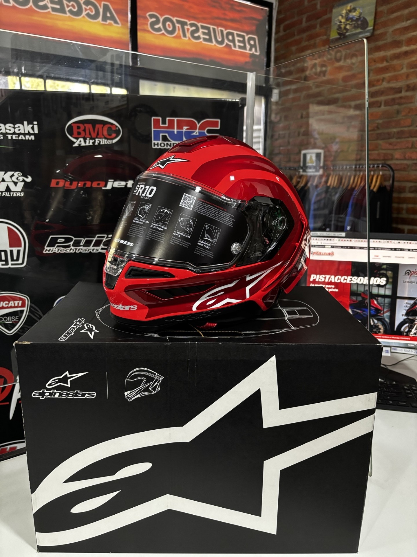CASCO ALPINESTARS SUPERTECH R10 ARIUS NEGRO/BLANCO/DOBLE ROJO - Imagen 33