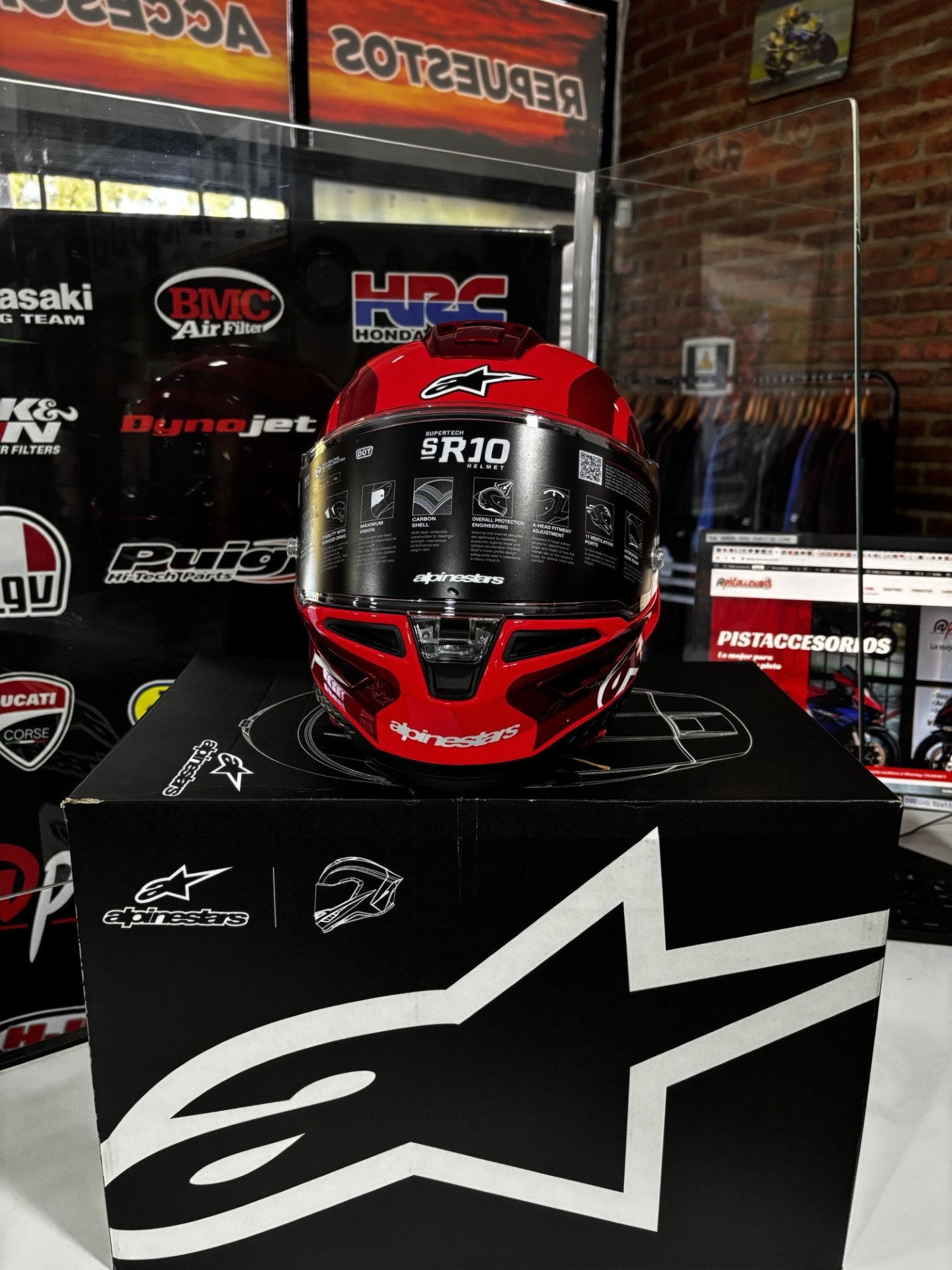 CASCO ALPINESTARS SUPERTECH R10 ARIUS NEGRO/BLANCO/DOBLE ROJO - Imagen 34