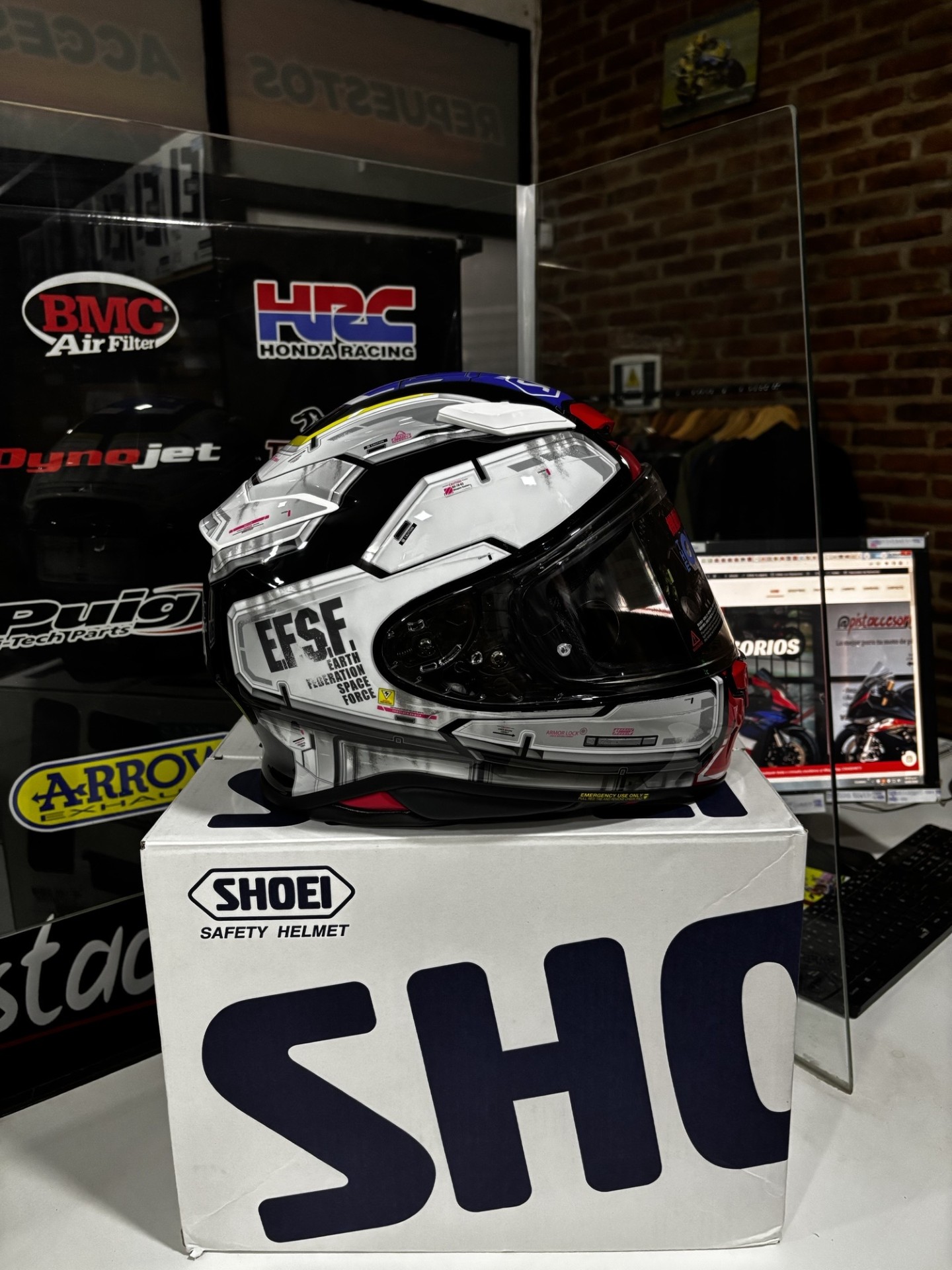 CASCO SHOEI GUNDAM RF-1400 RX-78-02 - Imagen 10