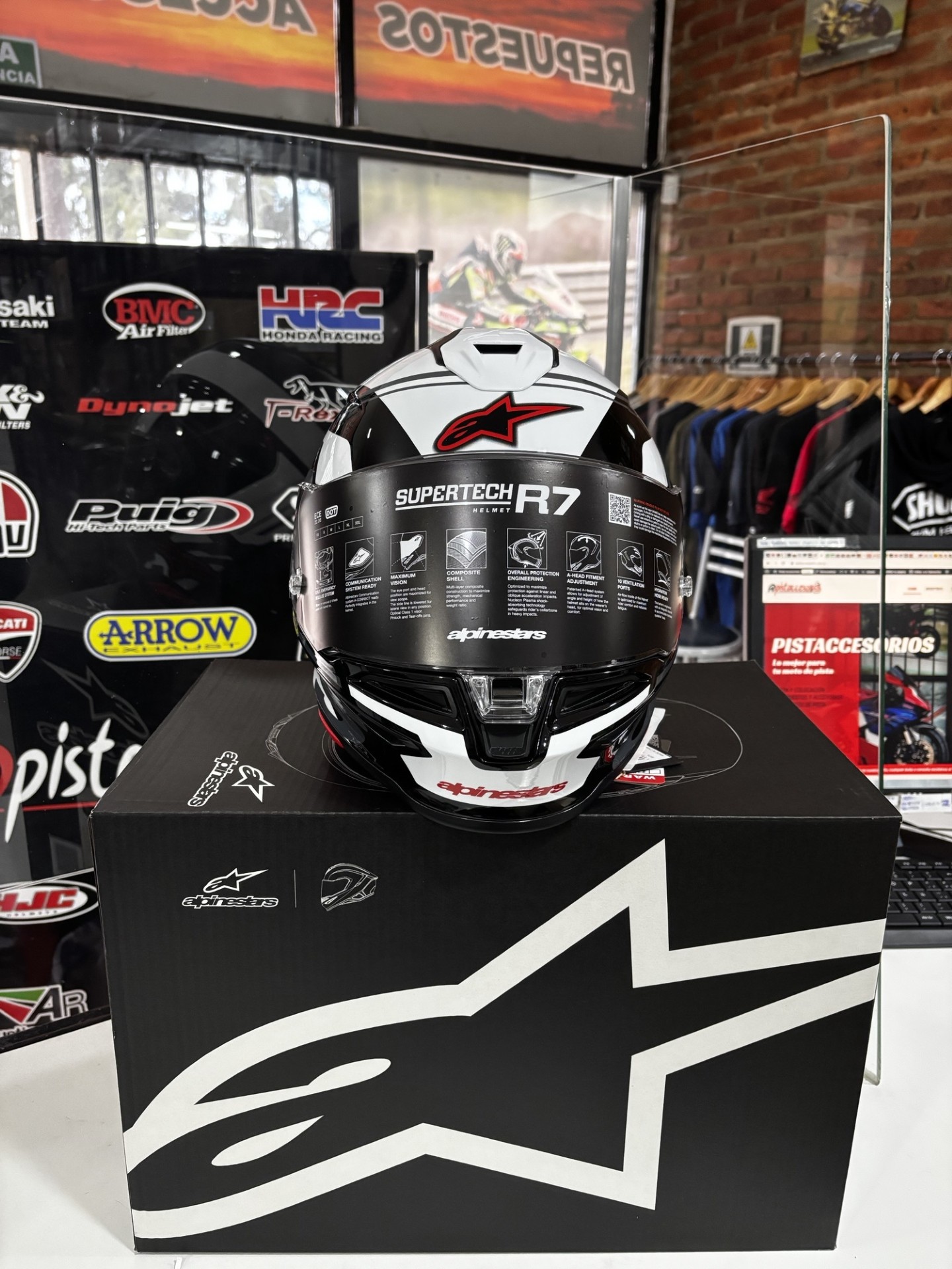 CASCO SUPERTECH S-R7 A-CORE NEGRO BRILLANTE/BLANCO/ROJO ALPINESTARS - Imagen 9