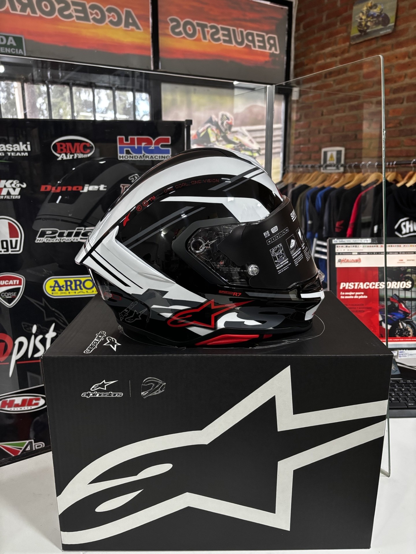 CASCO SUPERTECH S-R7 A-CORE NEGRO BRILLANTE/BLANCO/ROJO ALPINESTARS - Imagen 14