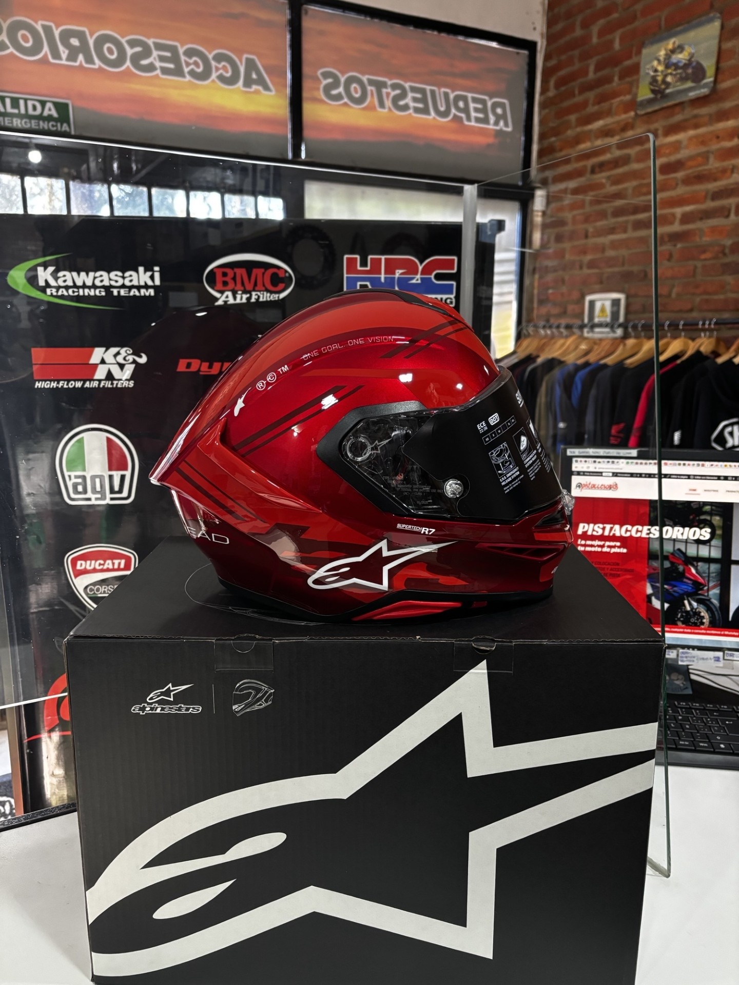 CASCO SUPERTECH S-R7 A-CORE ROJO BRILLANTE/BLANCO ALPINESTARS - Imagen 15