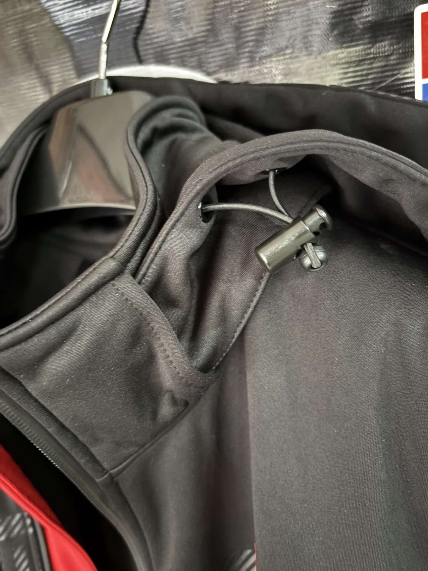 CAMPERA SOFTSHELL OFICIAL AKRAPOVIC BODY LINE HOMBRE - Imagen 14