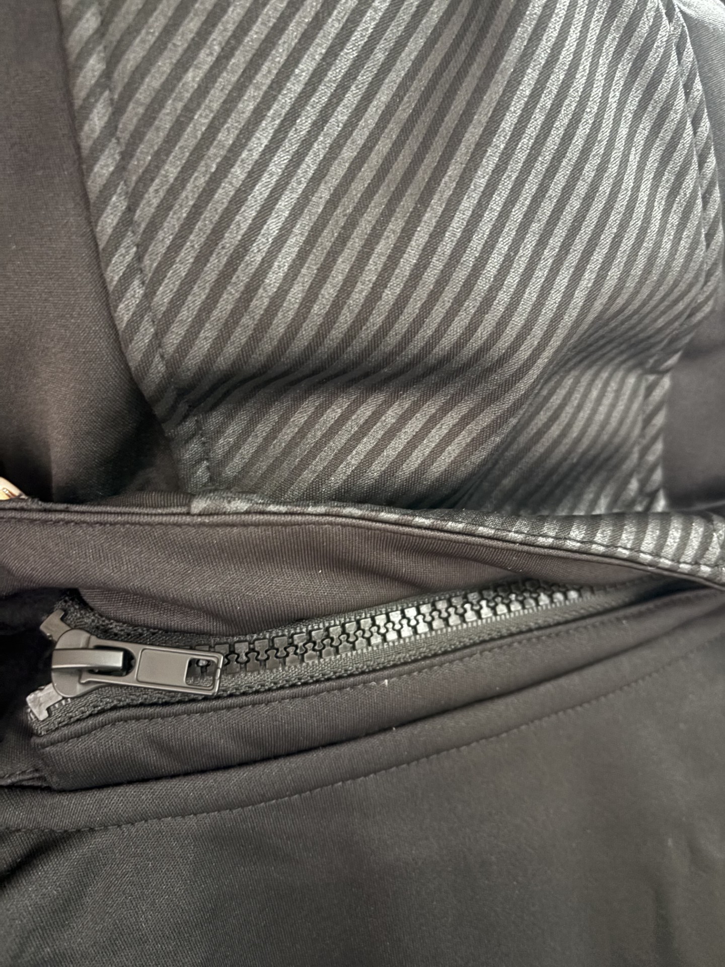 CAMPERA SOFTSHELL OFICIAL AKRAPOVIC BODY LINE HOMBRE - Imagen 15