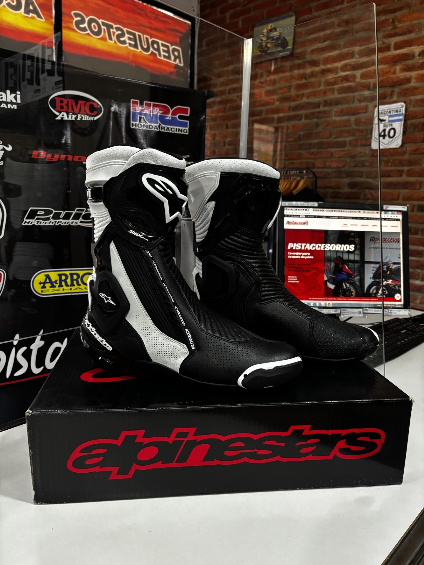 BOTAS SMX-PLUS V2 VENTILADAS ALPINESTARS - Imagen 18