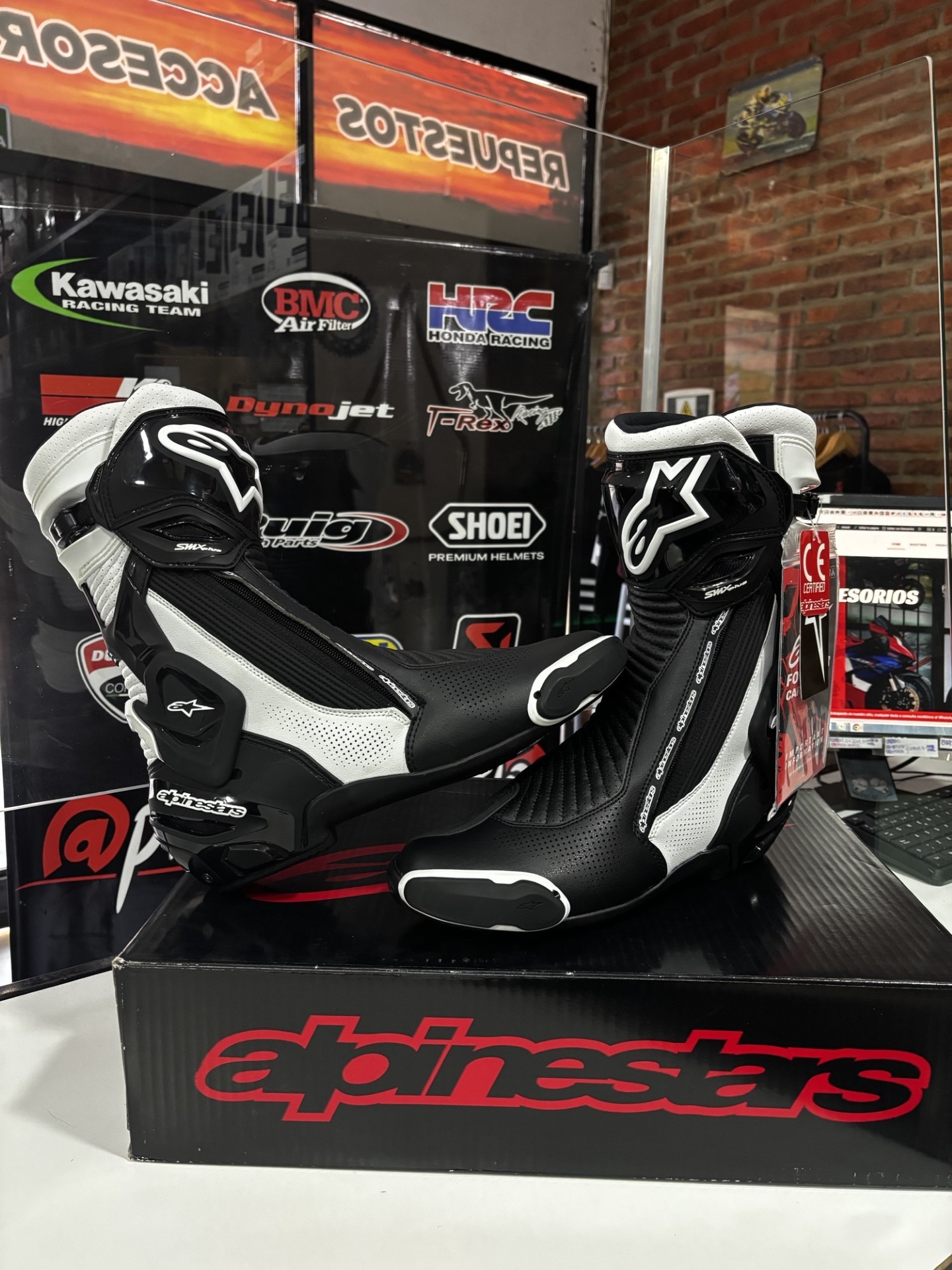 BOTAS SMX-PLUS V2 VENTILADAS ALPINESTARS - Imagen 23