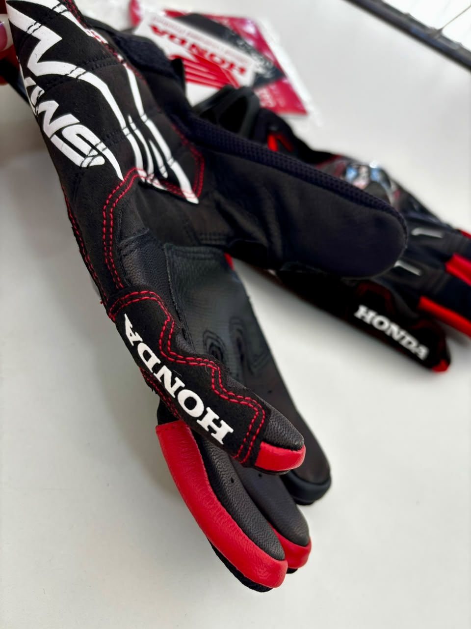 GUANTES HONDA SMX-2 AIR CARBON V2 ALPINESTARS - Imagen 4