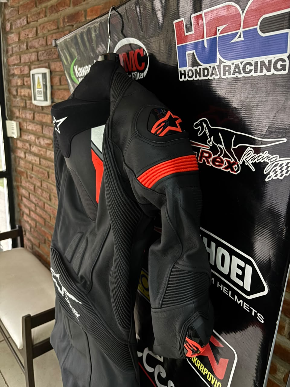MONO MISSILE V2 IGNITION 1 PIEZA DE CUERO ALPINESTARS - Imagen 4