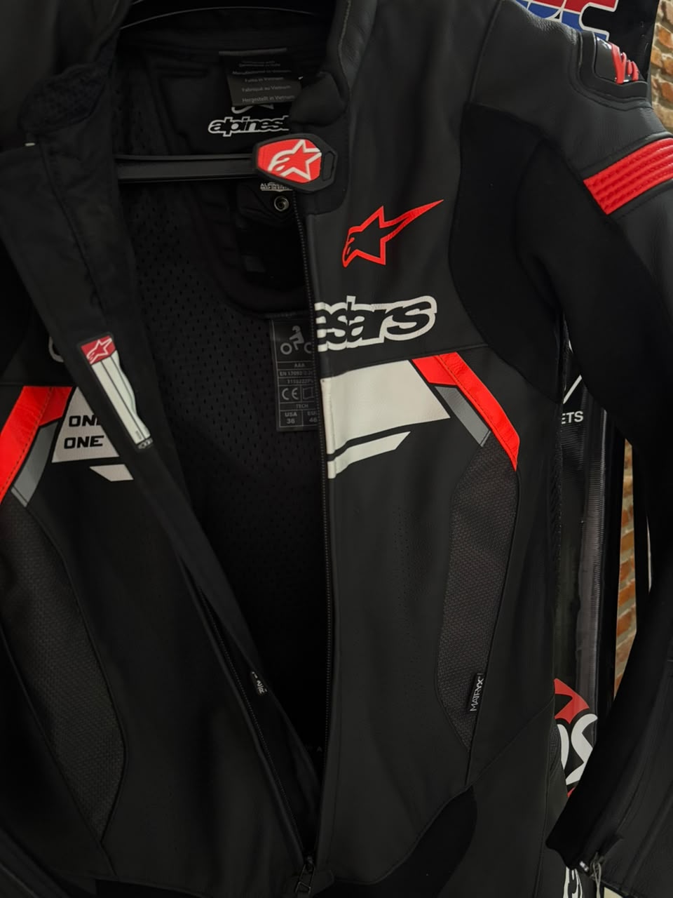 MONO MISSILE V2 IGNITION 1 PIEZA DE CUERO ALPINESTARS - Imagen 9